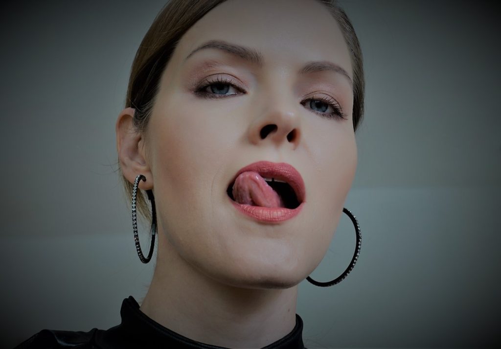 cuckoldress cuckold